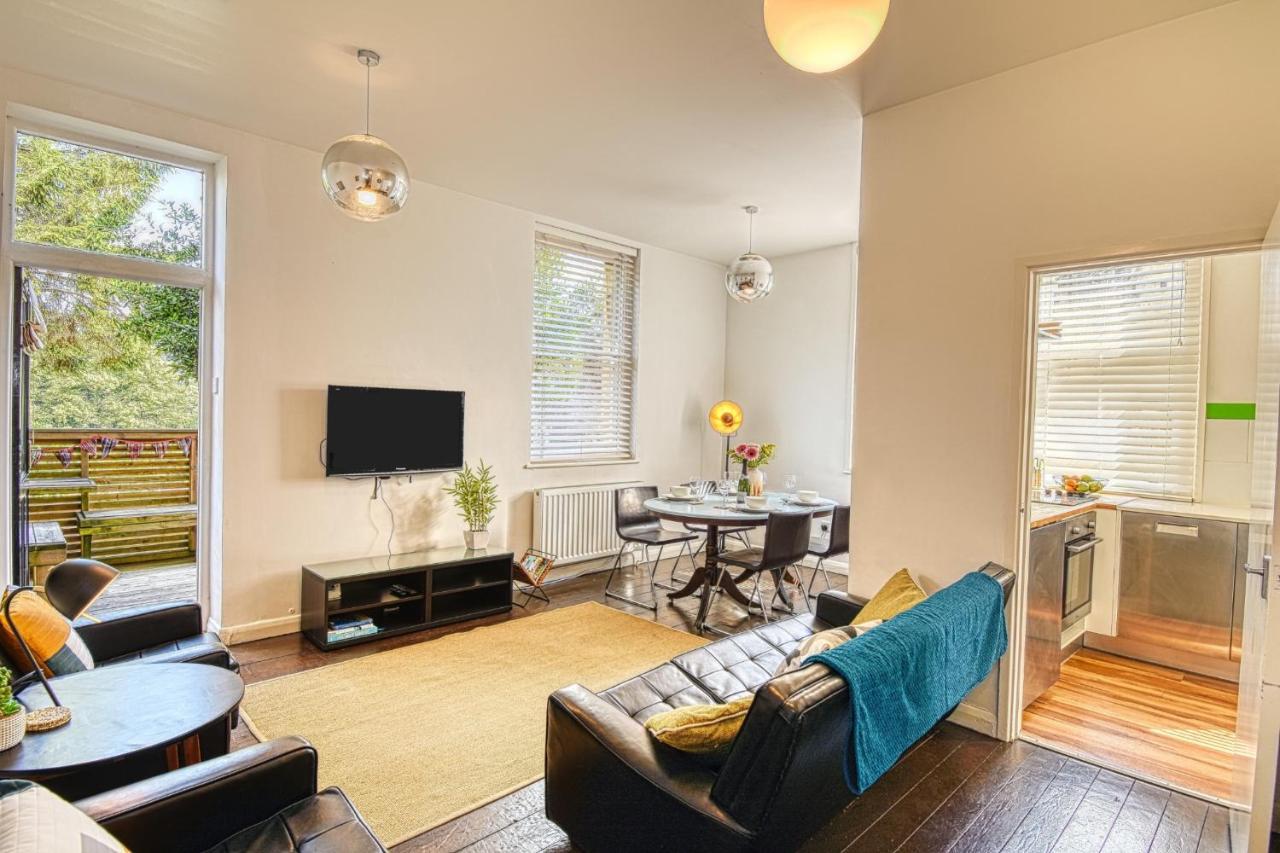 2 Bedroom Apartment In Bath City Centre With Garden & Free Parking ภายนอก รูปภาพ