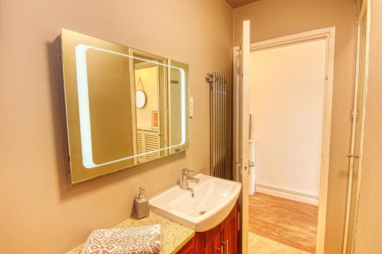 2 Bedroom Apartment In Bath City Centre With Garden & Free Parking ภายนอก รูปภาพ