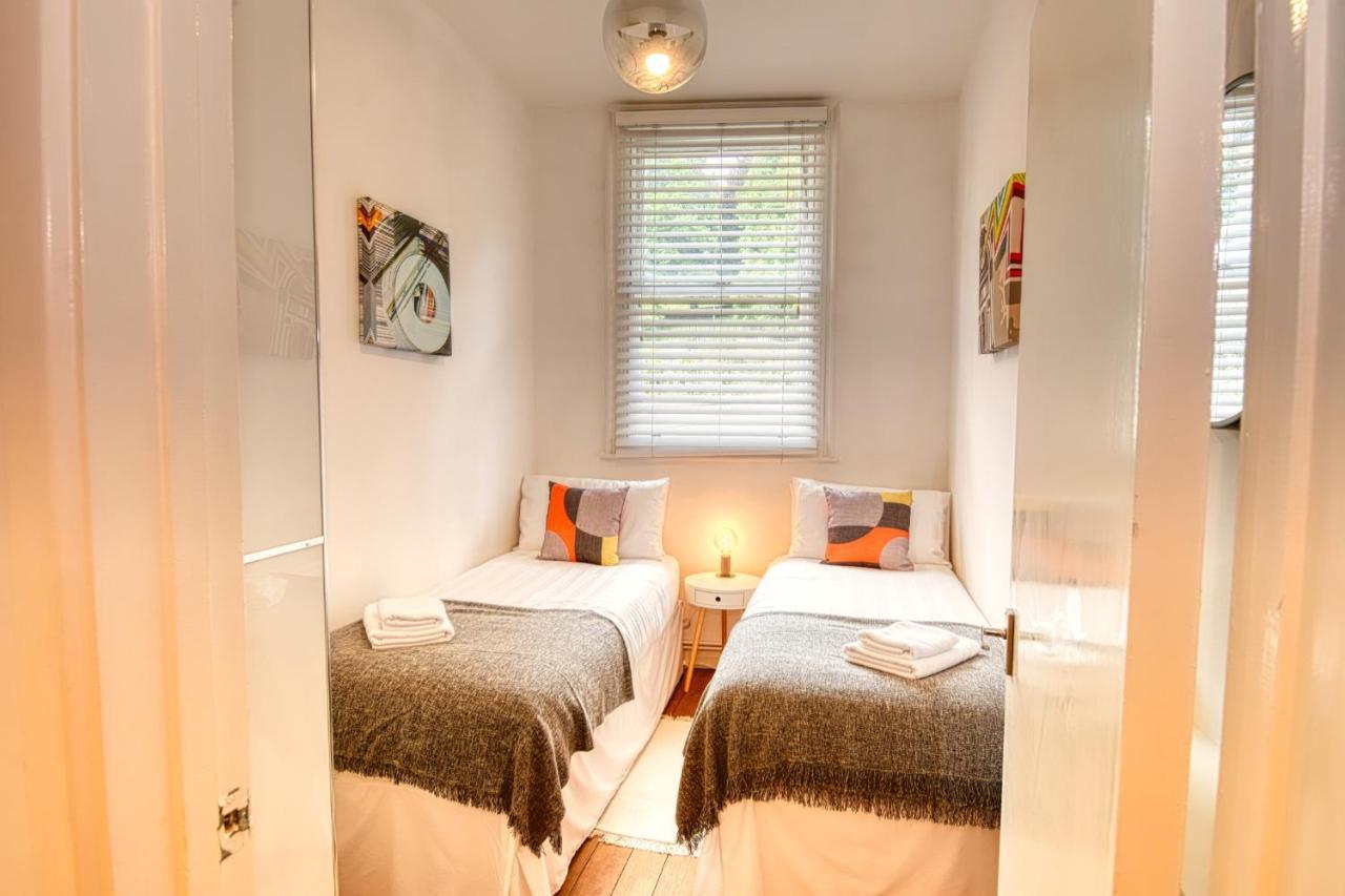 2 Bedroom Apartment In Bath City Centre With Garden & Free Parking ภายนอก รูปภาพ