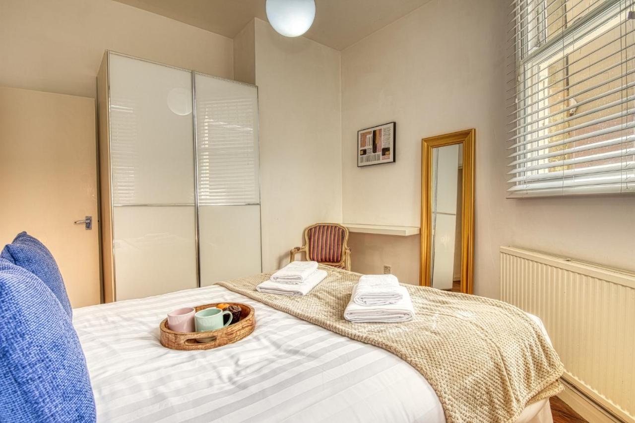 2 Bedroom Apartment In Bath City Centre With Garden & Free Parking ภายนอก รูปภาพ