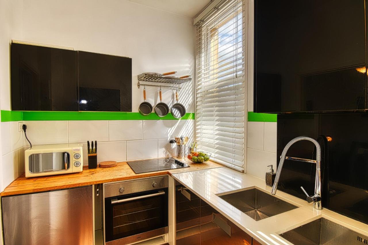 2 Bedroom Apartment In Bath City Centre With Garden & Free Parking ภายนอก รูปภาพ